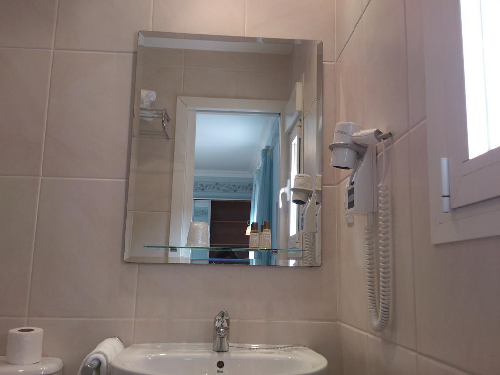 Hotel Chalet Puigdefabregas Jaca Zimmer foto