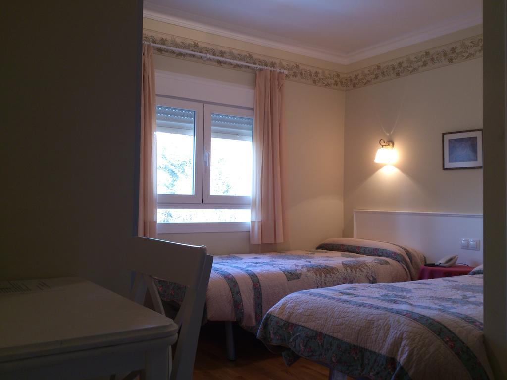 Hotel Chalet Puigdefabregas Jaca Zimmer foto